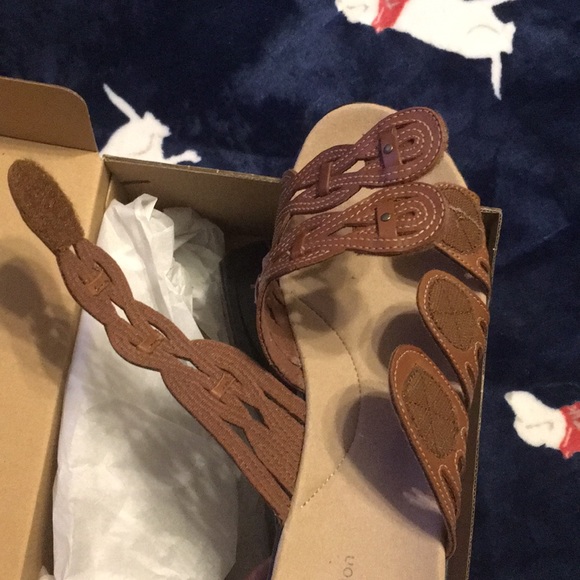 Clark’s women adjustable straps sandals.  NEW! - Picture 5 of 7